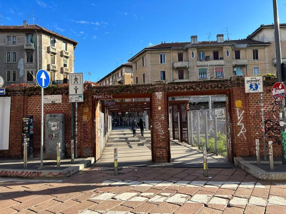 Porta Genova Suite Modern House Milan Bagian luar foto